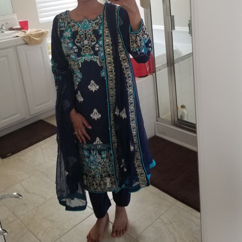 Pakistani Shalwar Kameez (Indian)